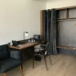 Am Schlosstheater Bed & Breakfast