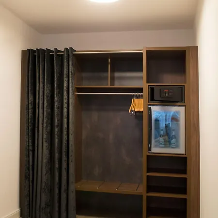 Am Schlosstheater פולדה