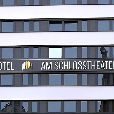 לינה וארוחת בוקר Am Schlosstheater