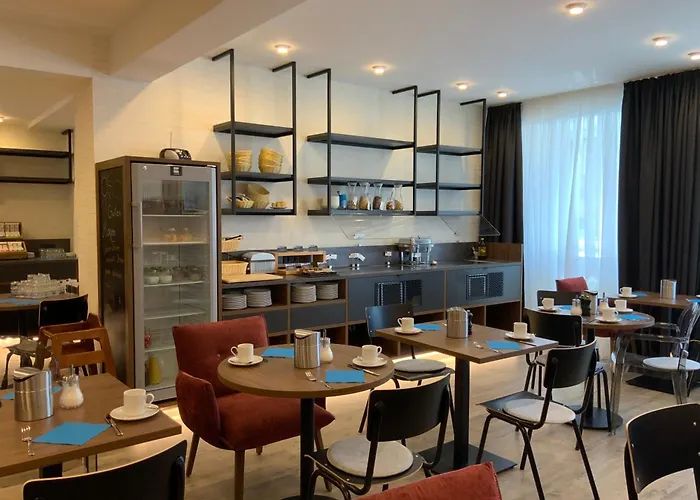 Am Schlosstheater Frühstückspension