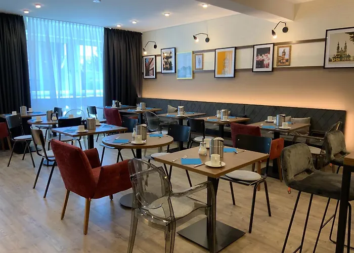 Frühstückspension Am Schlosstheater 4*