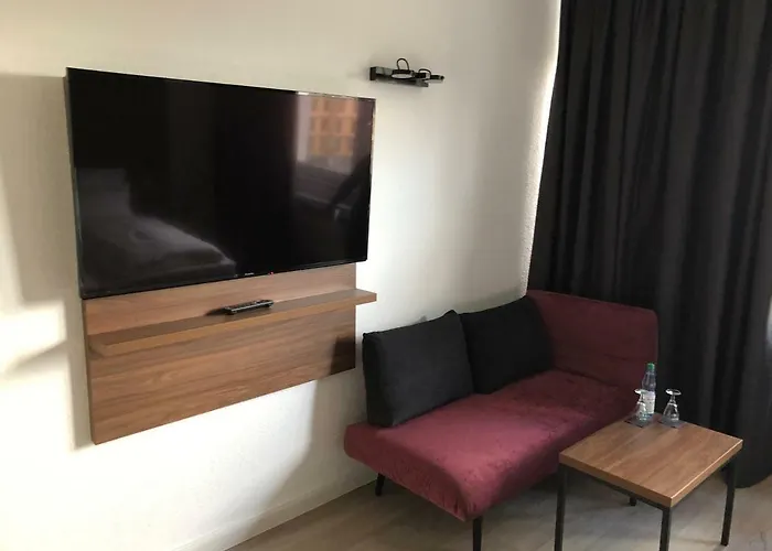 Am Schlosstheater 4*